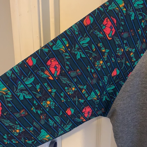 LulaRoe Randy tee - Picture 3 of 3